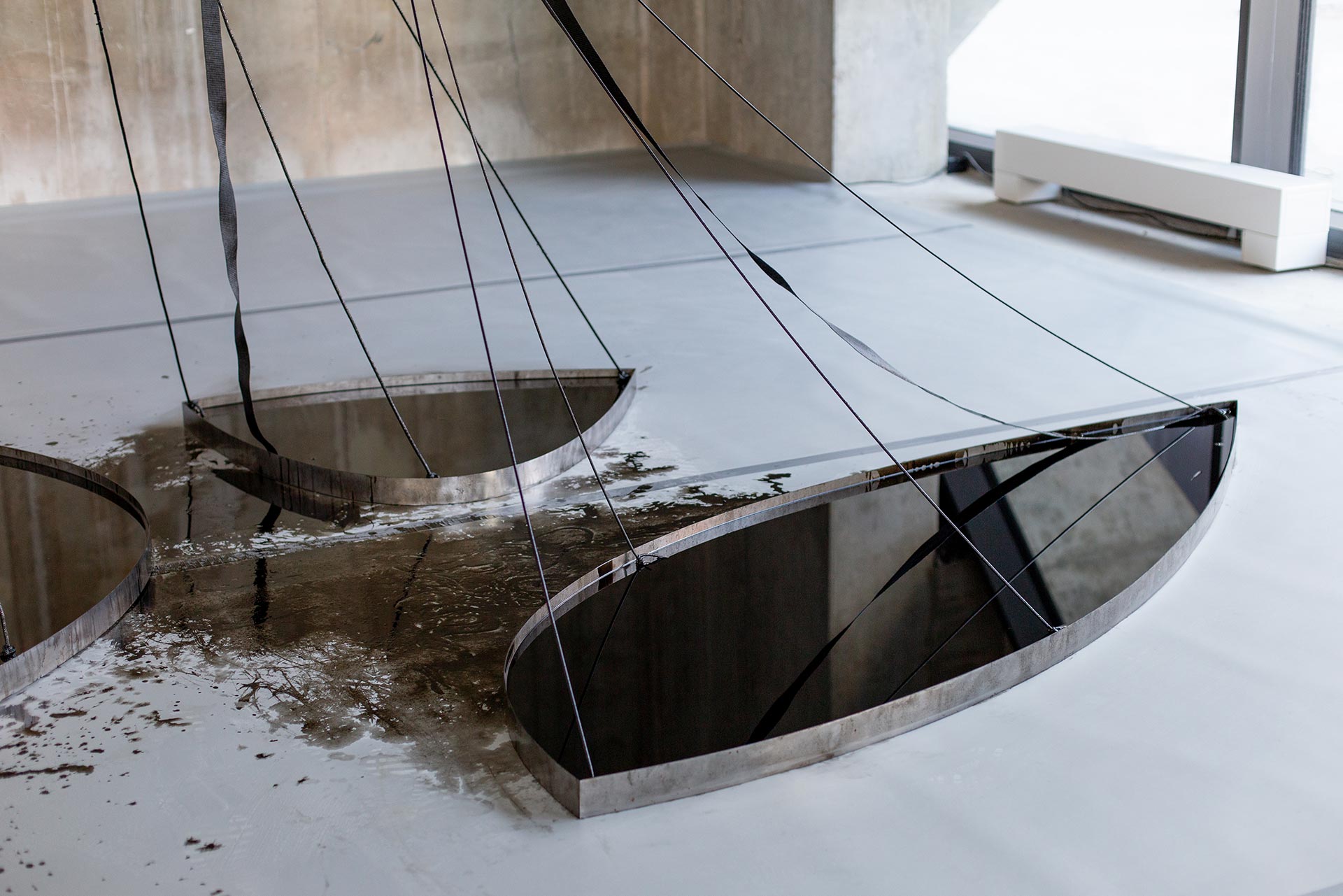 Kinetic composition with oil