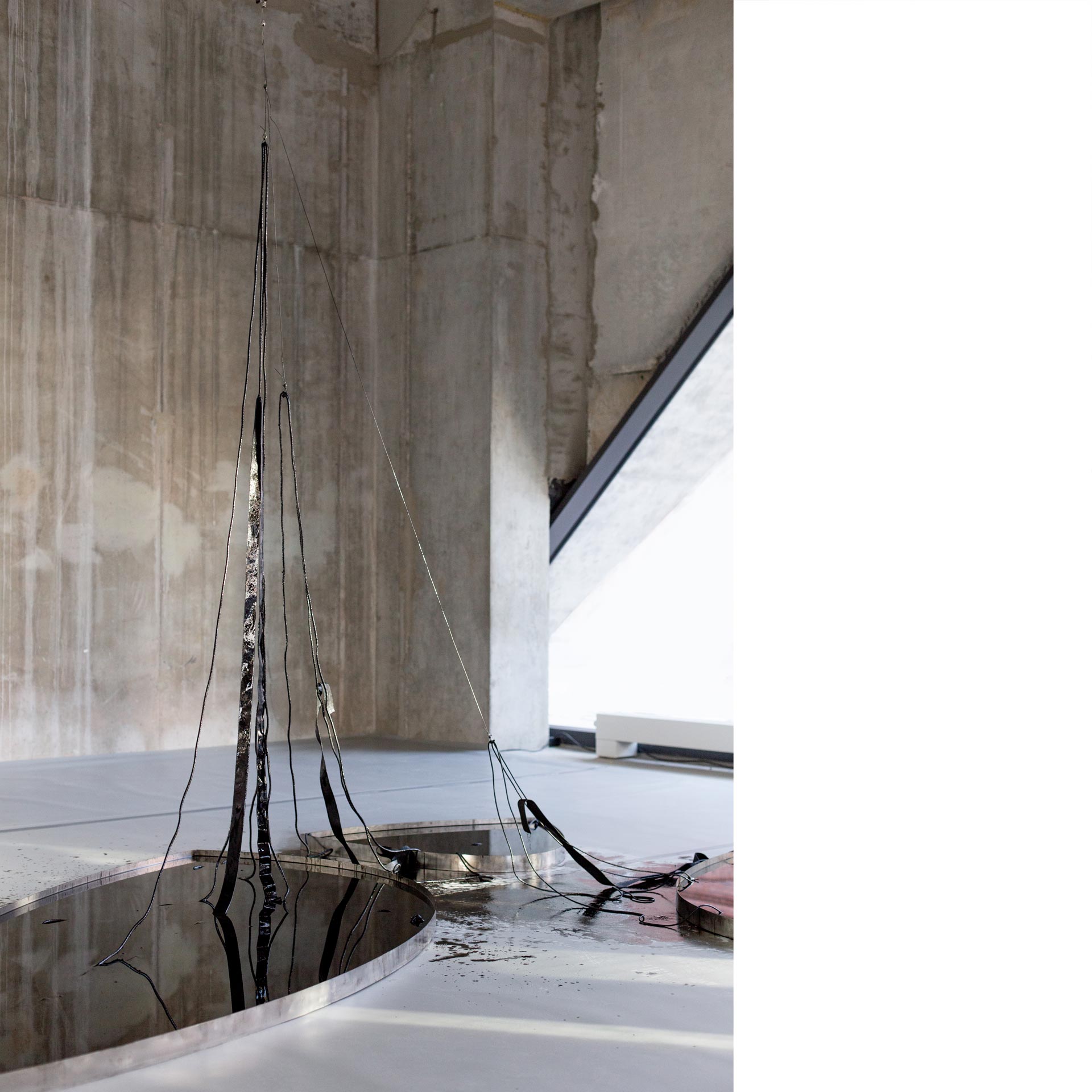 Kinetic composition with oil