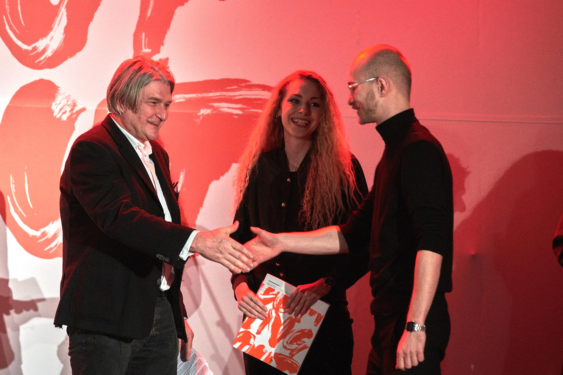 Kinetic composition with oil