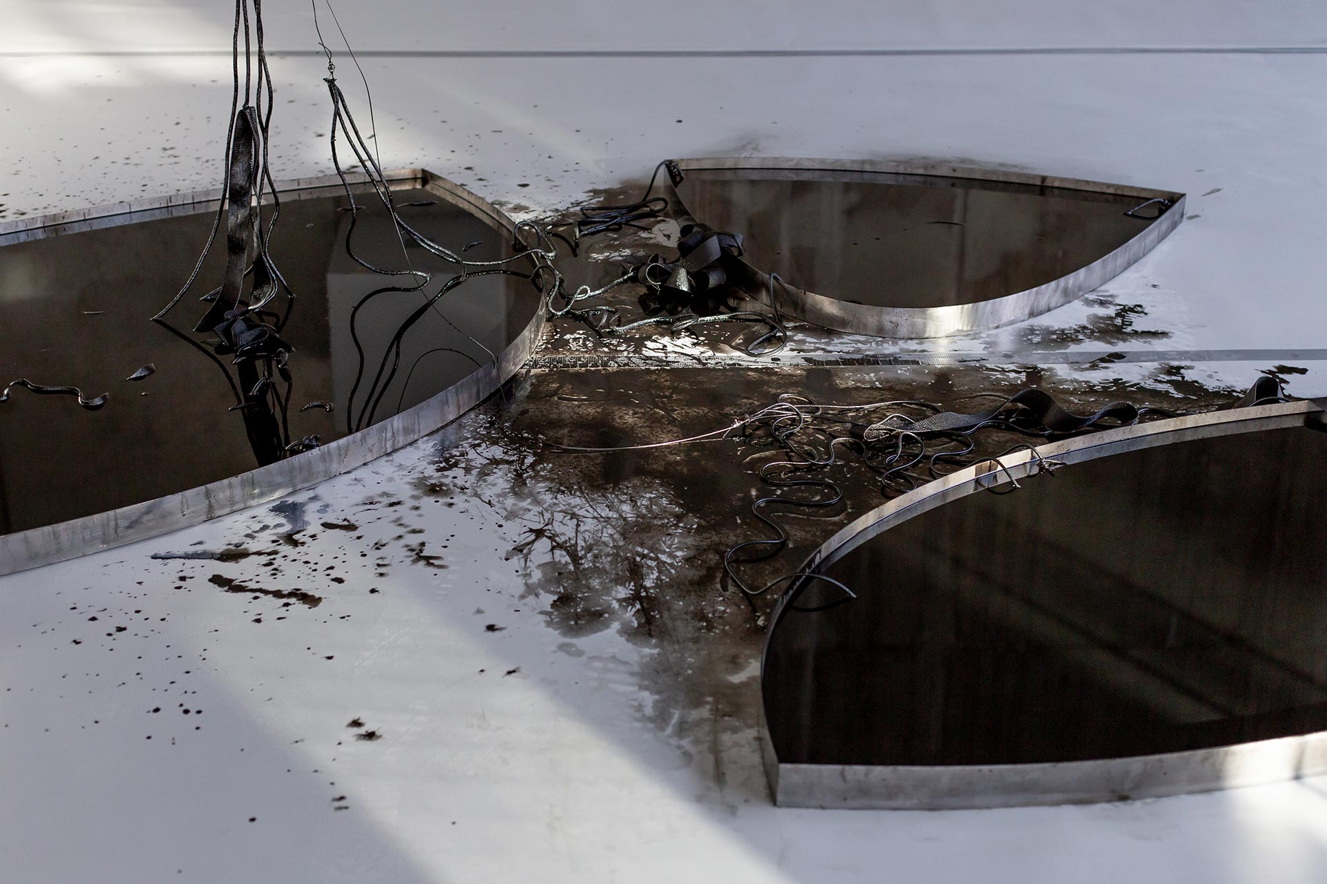 Kompozycja kinetyczna z olejem